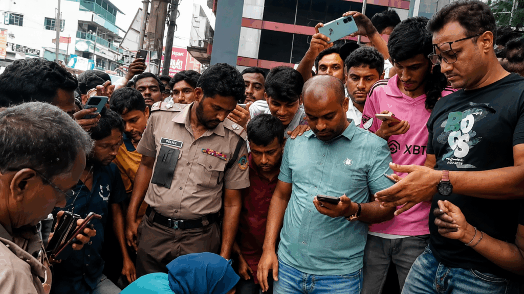 রংপুরে হোটেলের ছাদ থেকে লাফিয়ে কিশোরীর মৃত্যু