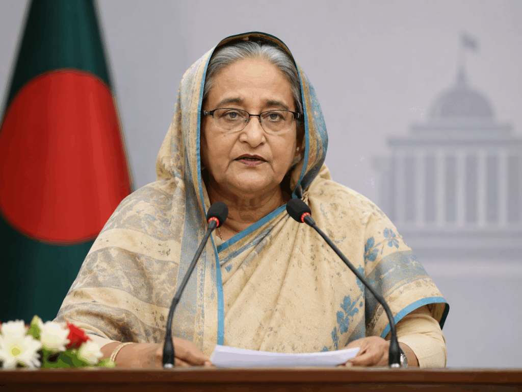 শেখ হাসিনাসহ ১৭ জনের বিরুদ্ধে মামলা