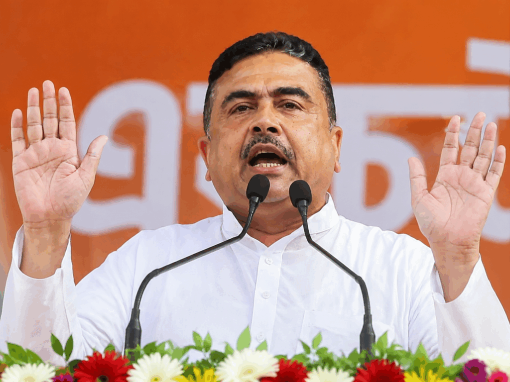 ১০ হাজার বাংলাদেশিকে ফেরত পাঠানোর দাবি