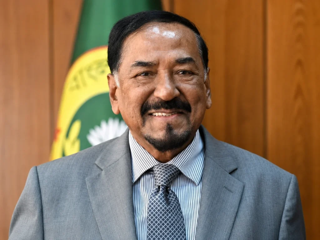হাফিজ উদ্দিন আহমদ বঙ্গভবনে প্রথম অফিস করবেন