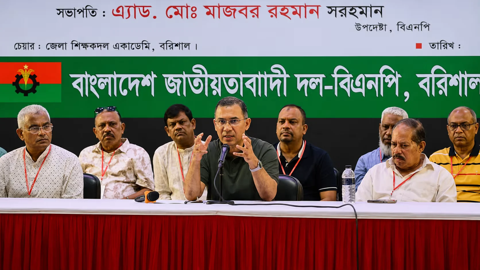 প্রধানমন্ত্রী ঐক্য ও দায়িত্ববোধে নেতাকর্মীদের অনুরোধ