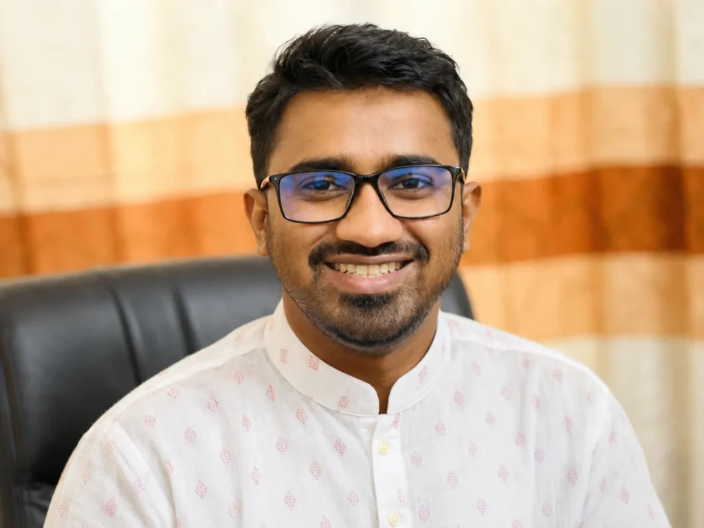 প্রধানমন্ত্রীর রাজনৈতিক সহকারী রাশেদ খান