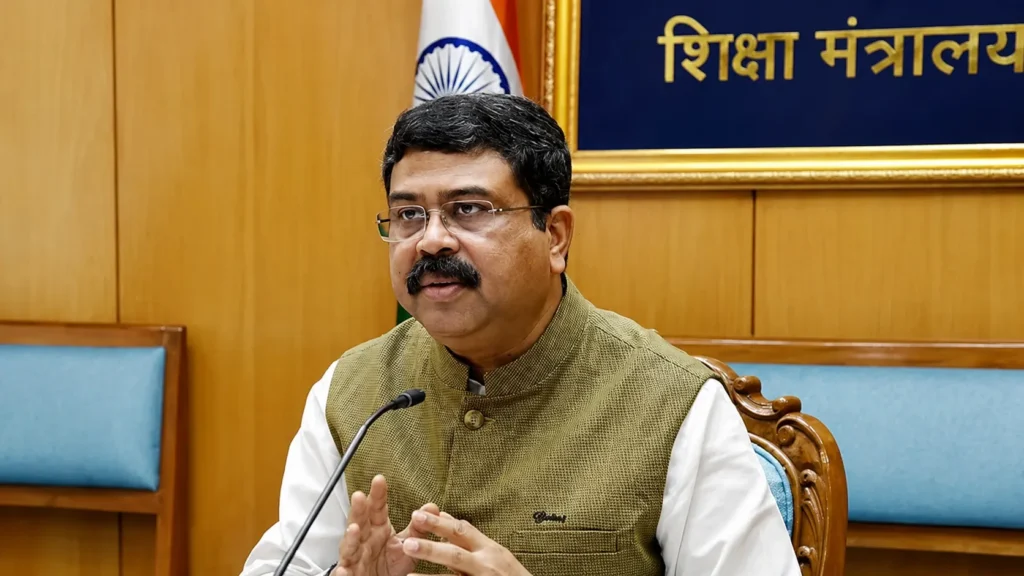 ভারতের শিক্ষামন্ত্রী ধর্মেন্দ্র প্রধানের পদত্যাগ
