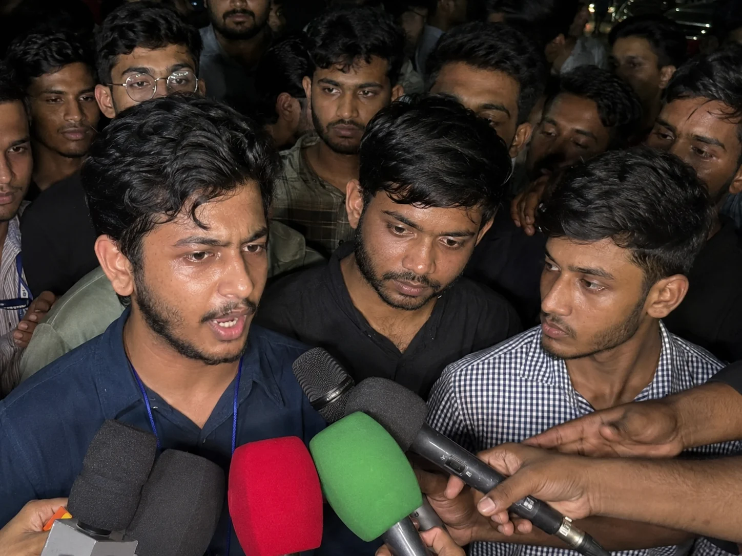 আল্টিমেটাম দিয়ে শাহবাগ ছাড়লেন শিক্ষার্থীরা